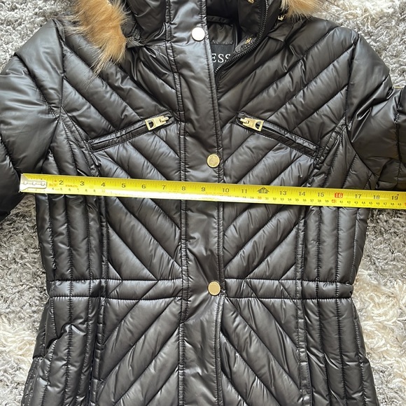 NWT - Guess puffer coat - Picture 13 of 15